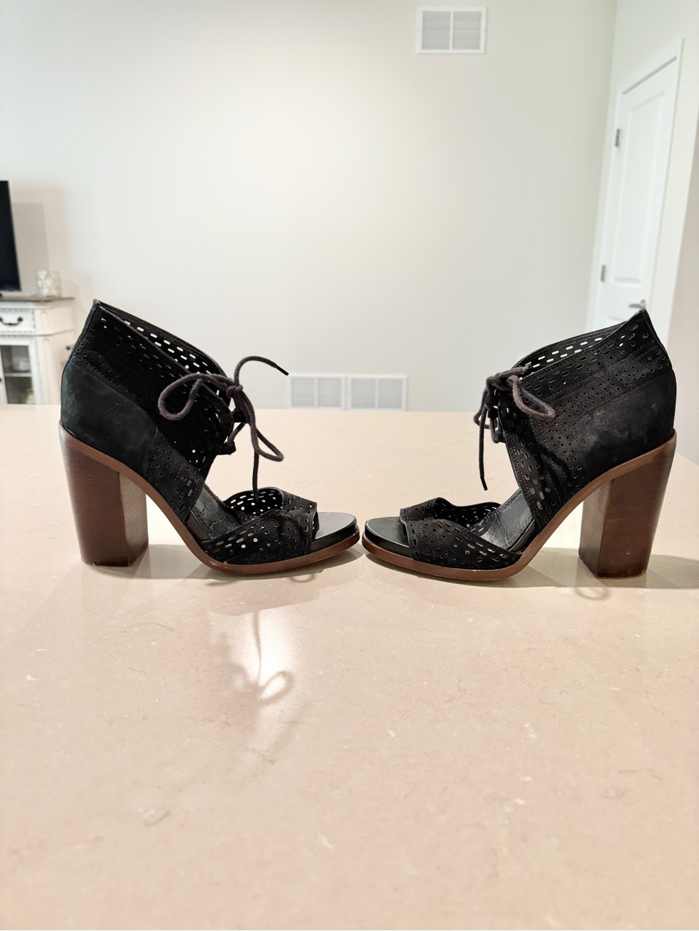 Gianni Bini Gypsie Daze Black Suede Leather Lace Up Heels Size 6M